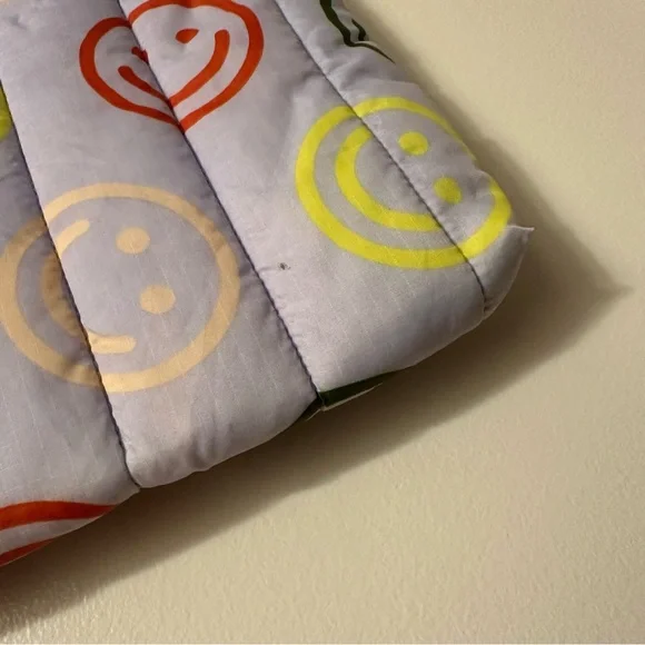 BAGGU Lavender Happy Puffy Laptop Sleeve - Picture 3 of 8